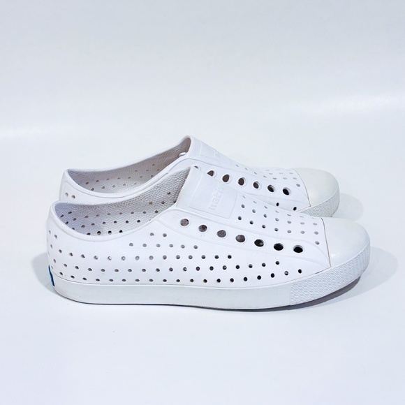 NATIVE White Jefferson Shoes - Picture 4 of 9